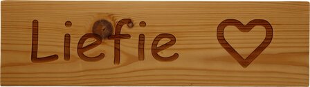 MemoryGift: Massief houten Tekst Bord: Liefie (hartje)